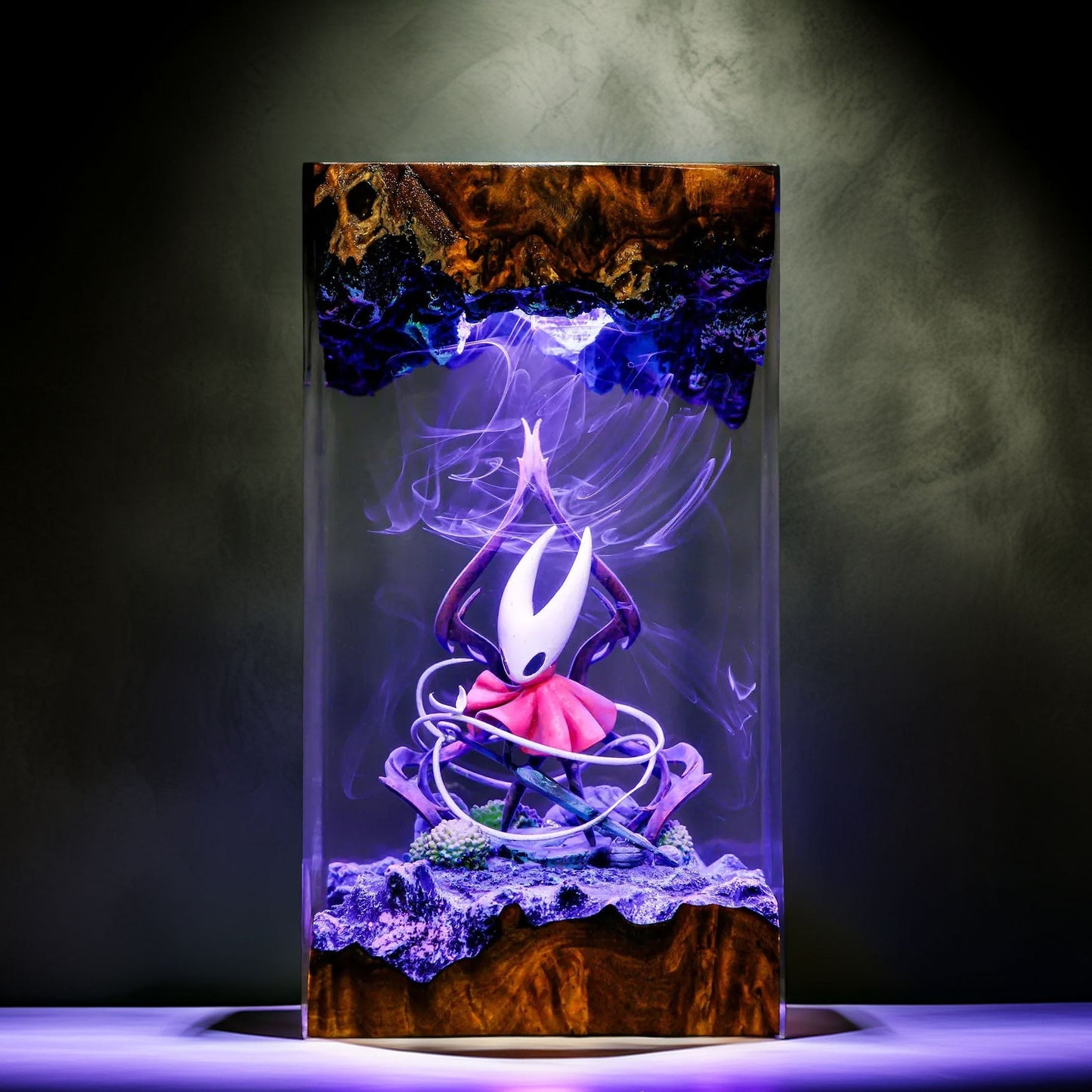 Crimson Needle Warrior Resin Lamp V2