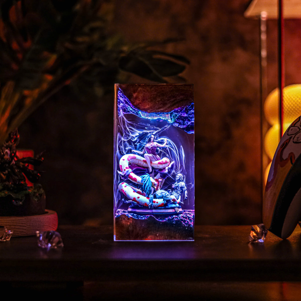 Boa Hancock Resin Lamp
