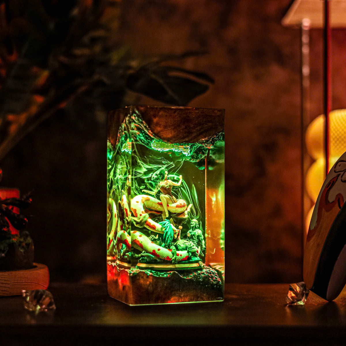 Boa Hancock Resin Lamp