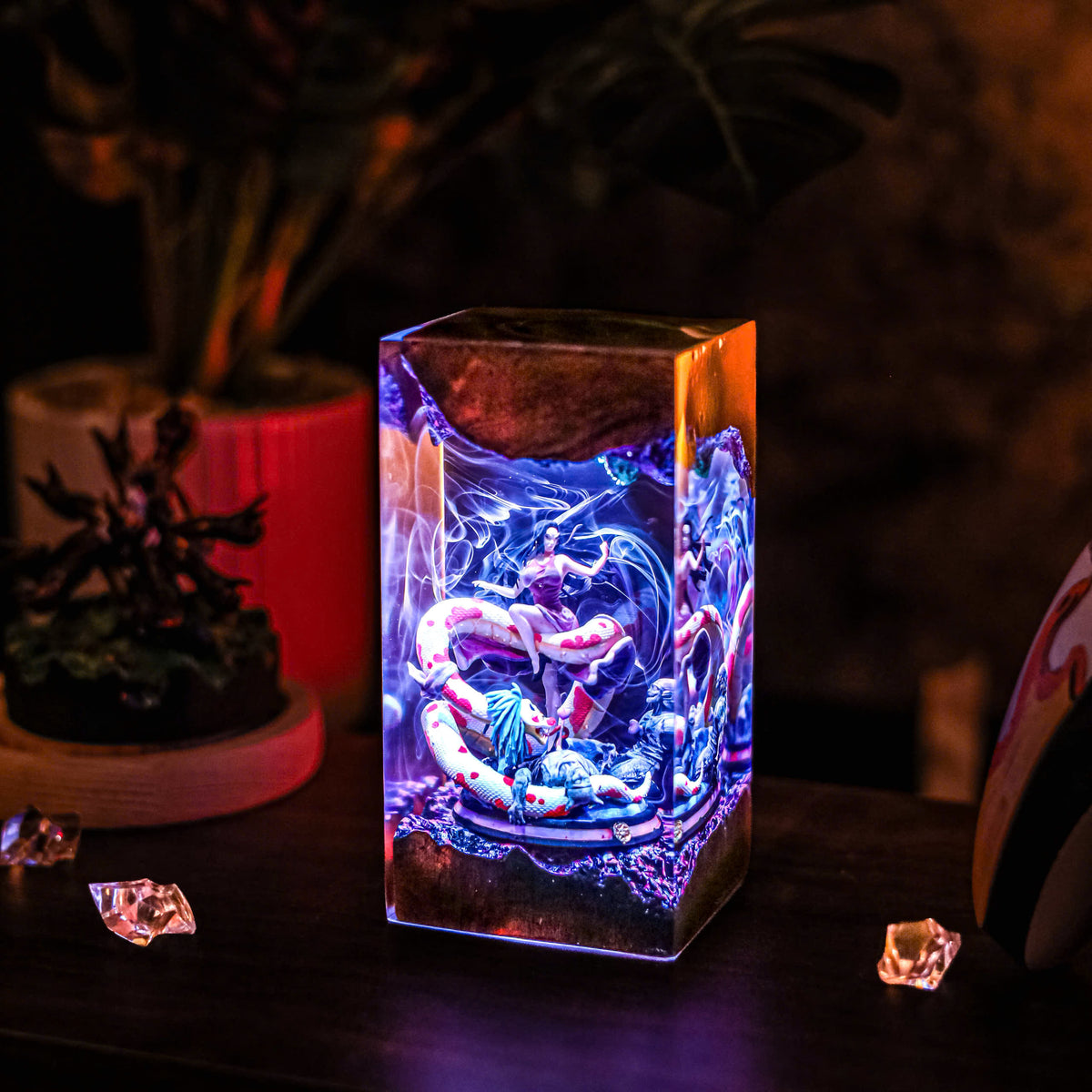 Boa Hancock Resin Lamp