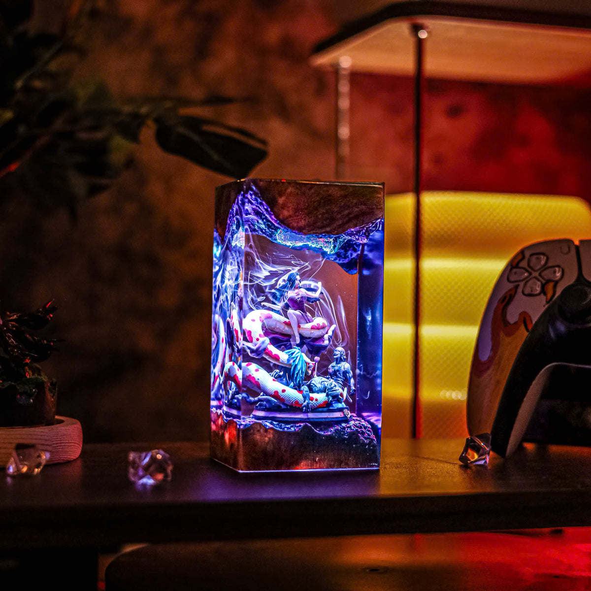 Boa Hancock Resin Lamp