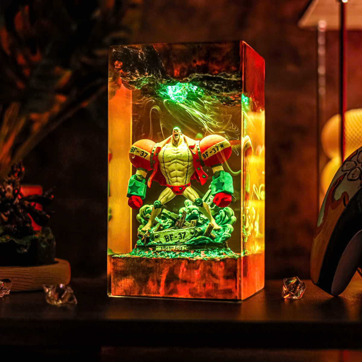 Franky Resin Lamp