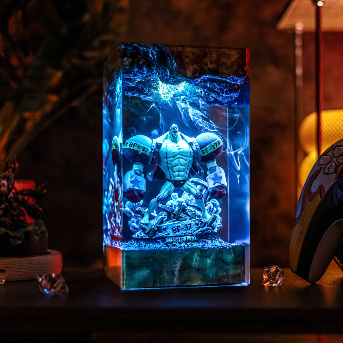 Franky Resin Lamp
