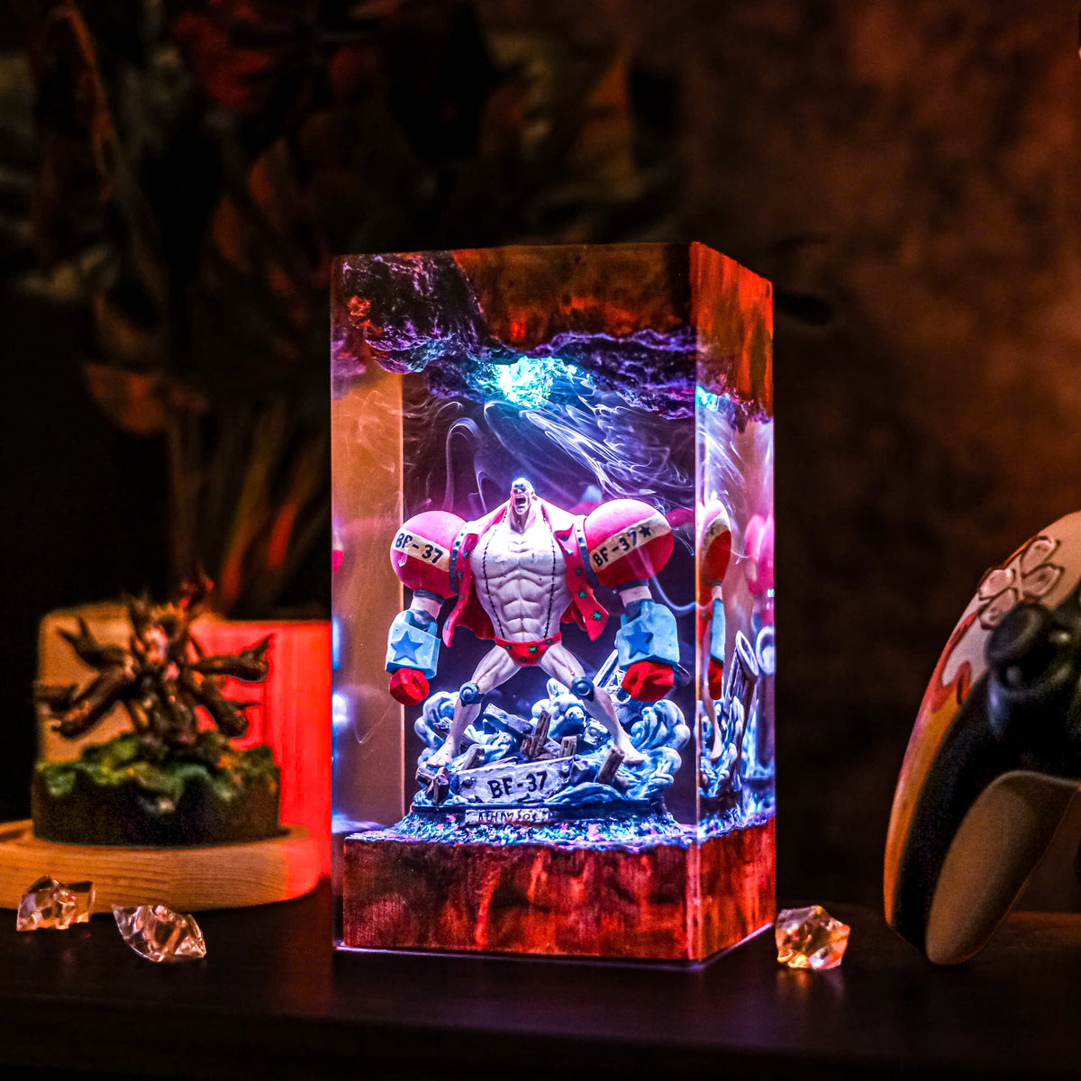 Franky Resin Lamp