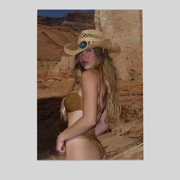 Sydney Poster Sweeney Little Trip To Mars Poster Size 24''x36''