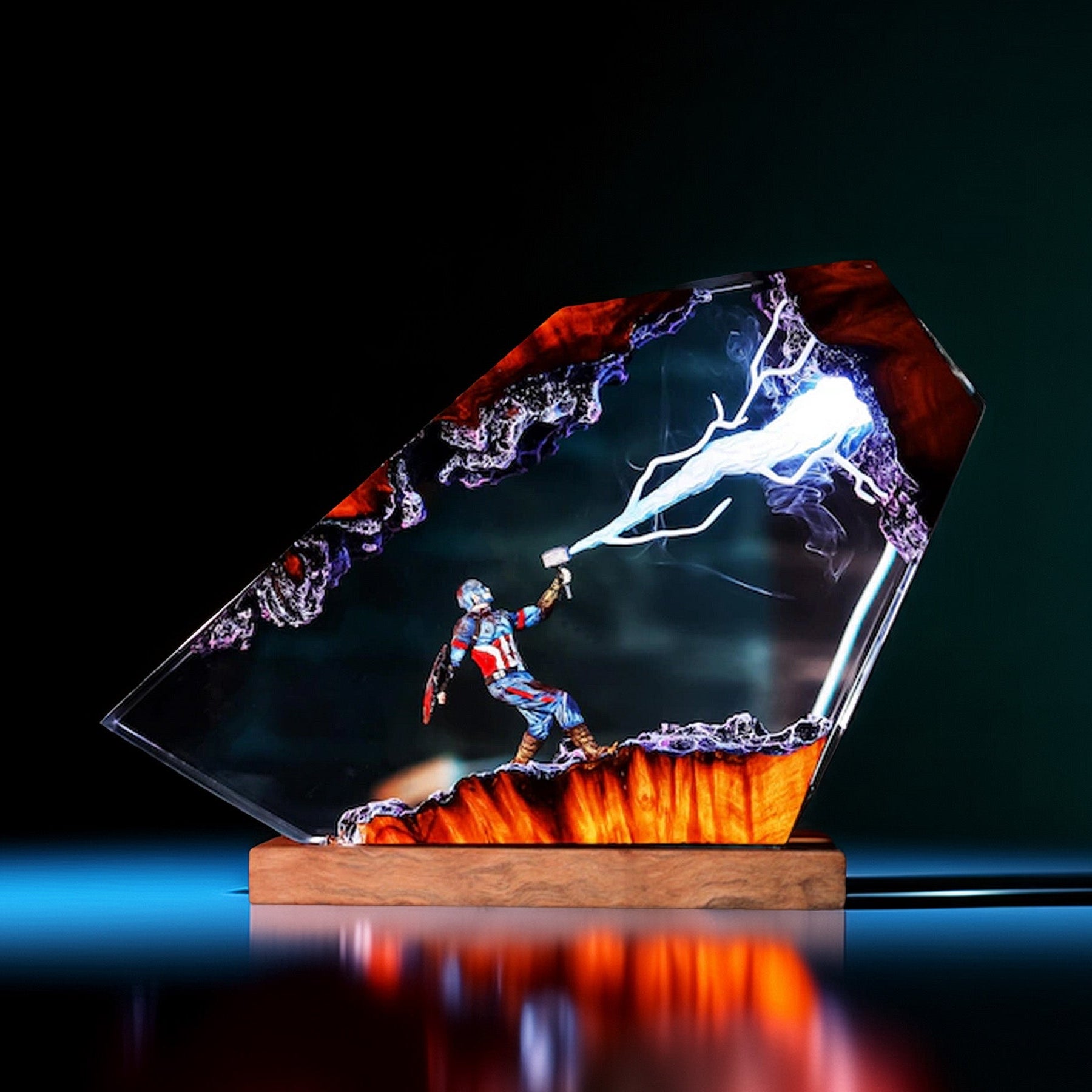Star-Shield Patriot Resin Lamp 02