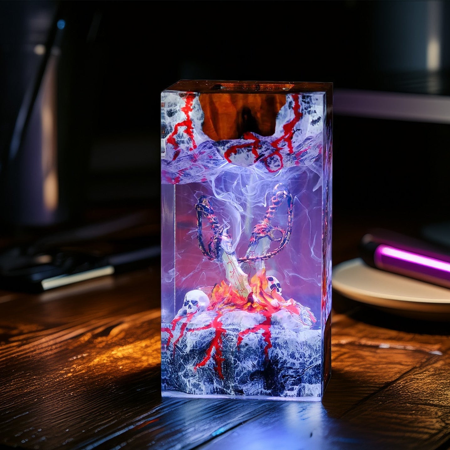 Chained Twin Blades Resin Lamp