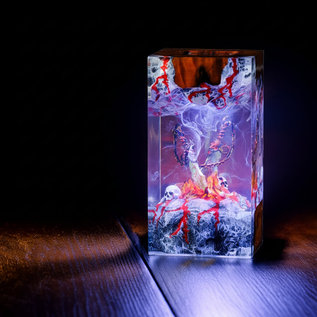 Chained Twin Blades Resin Lamp