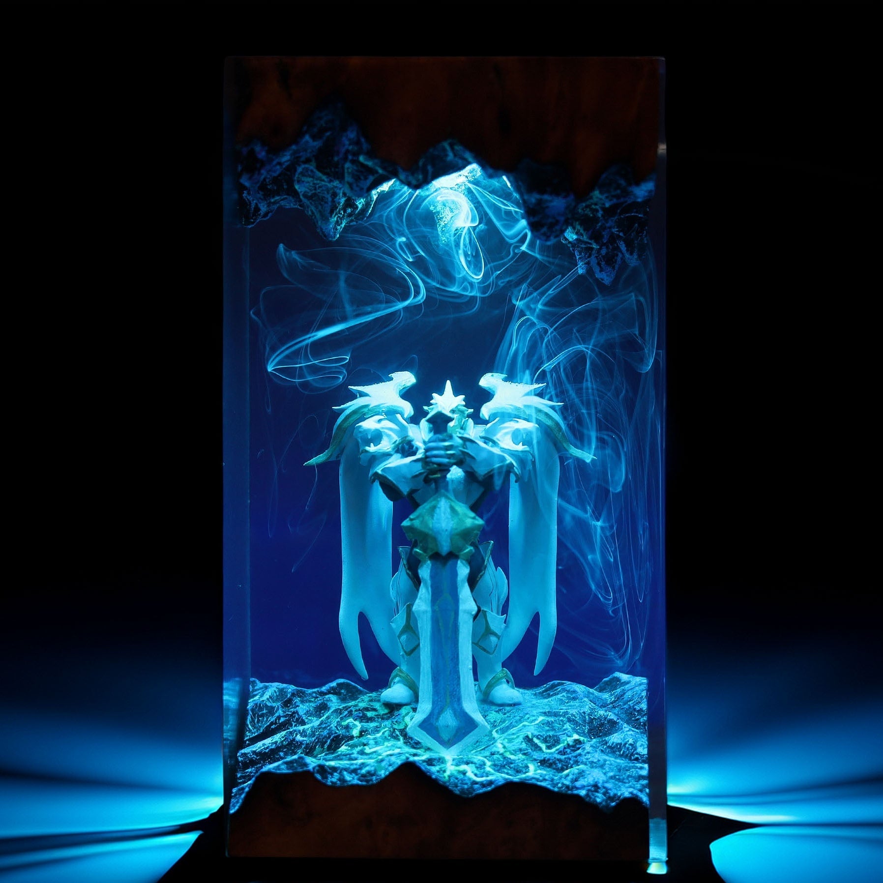 Demacian Steel Knight Resin Lamp