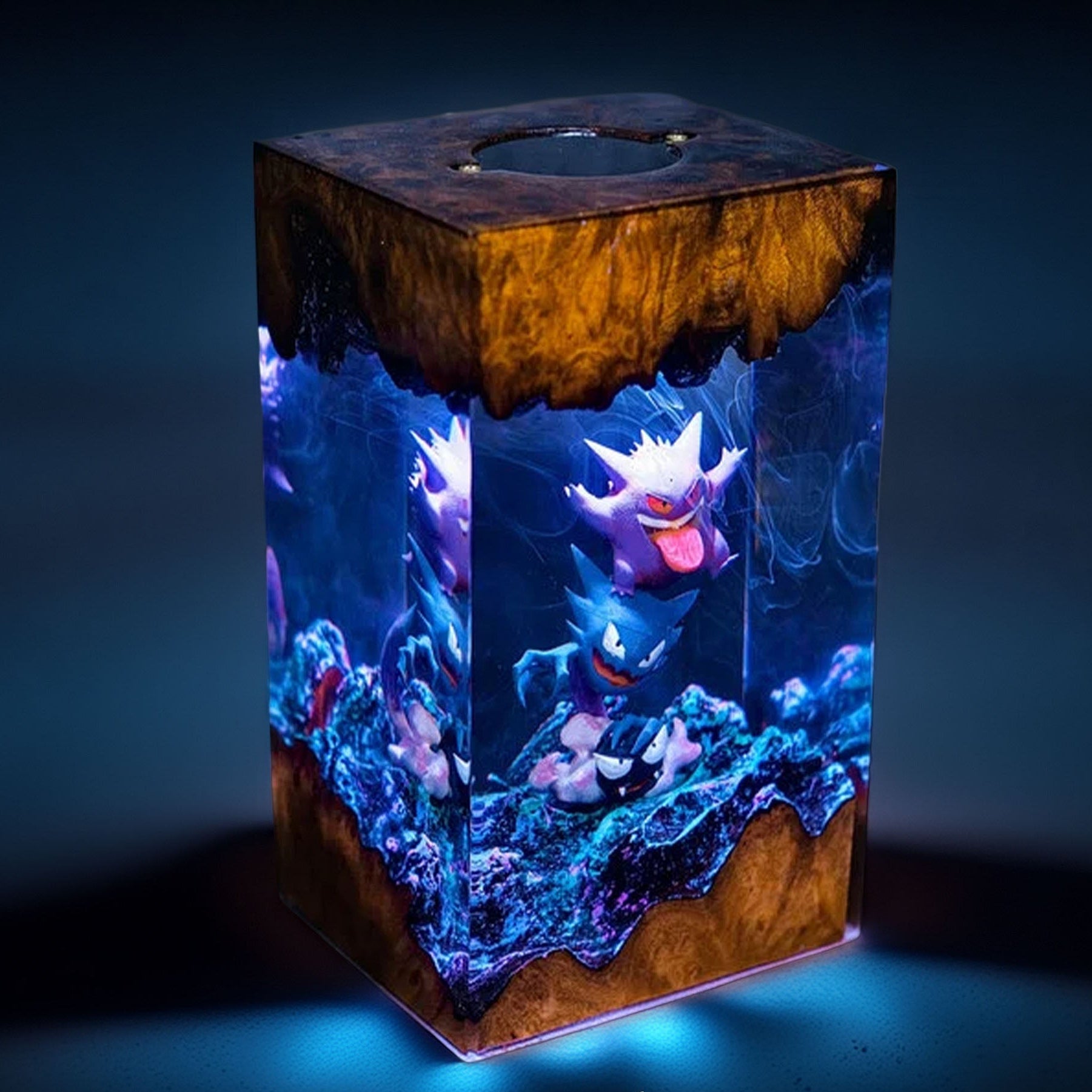 Shadow Phantom Resin Lamp