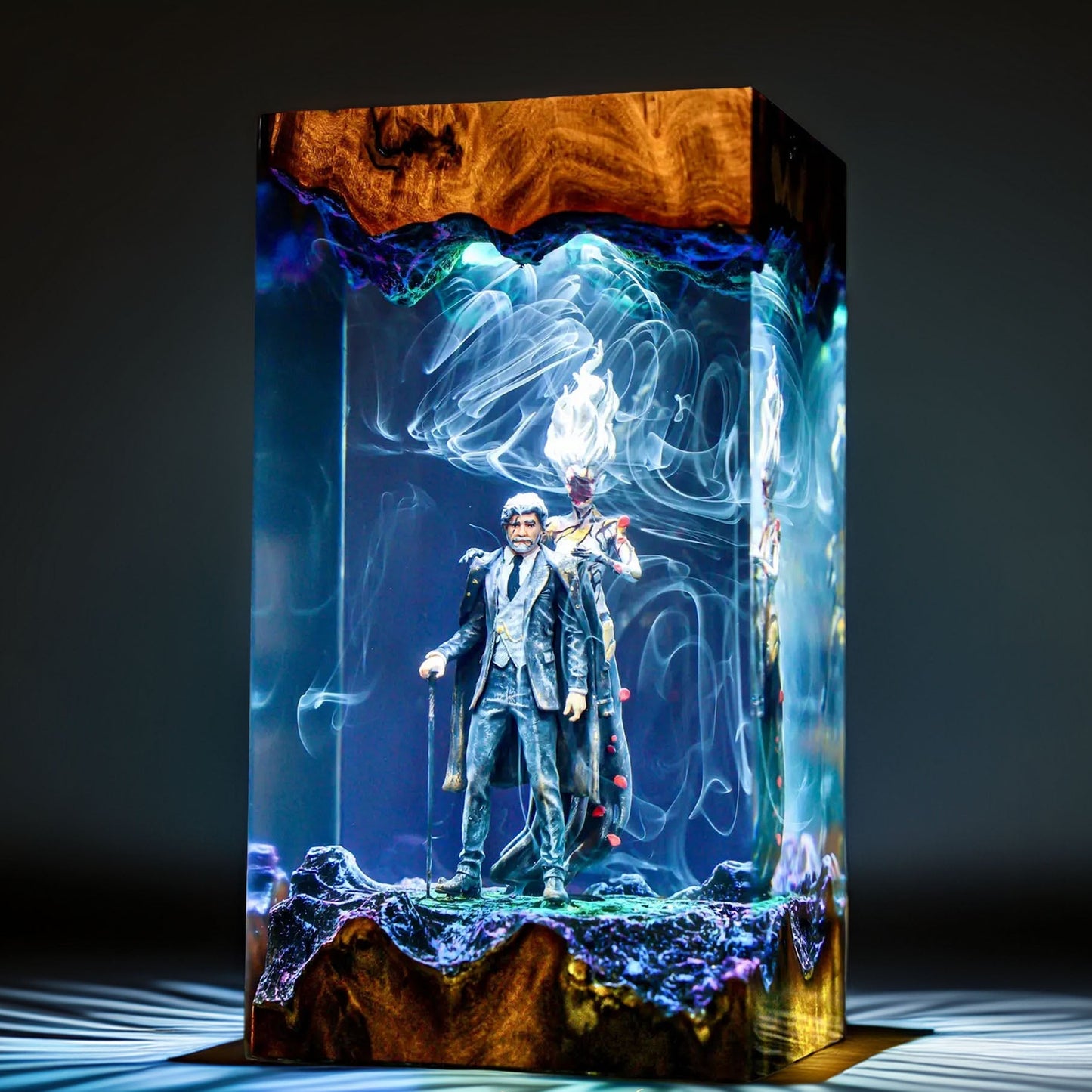 Aged Painter Patriarch Resin Lamp