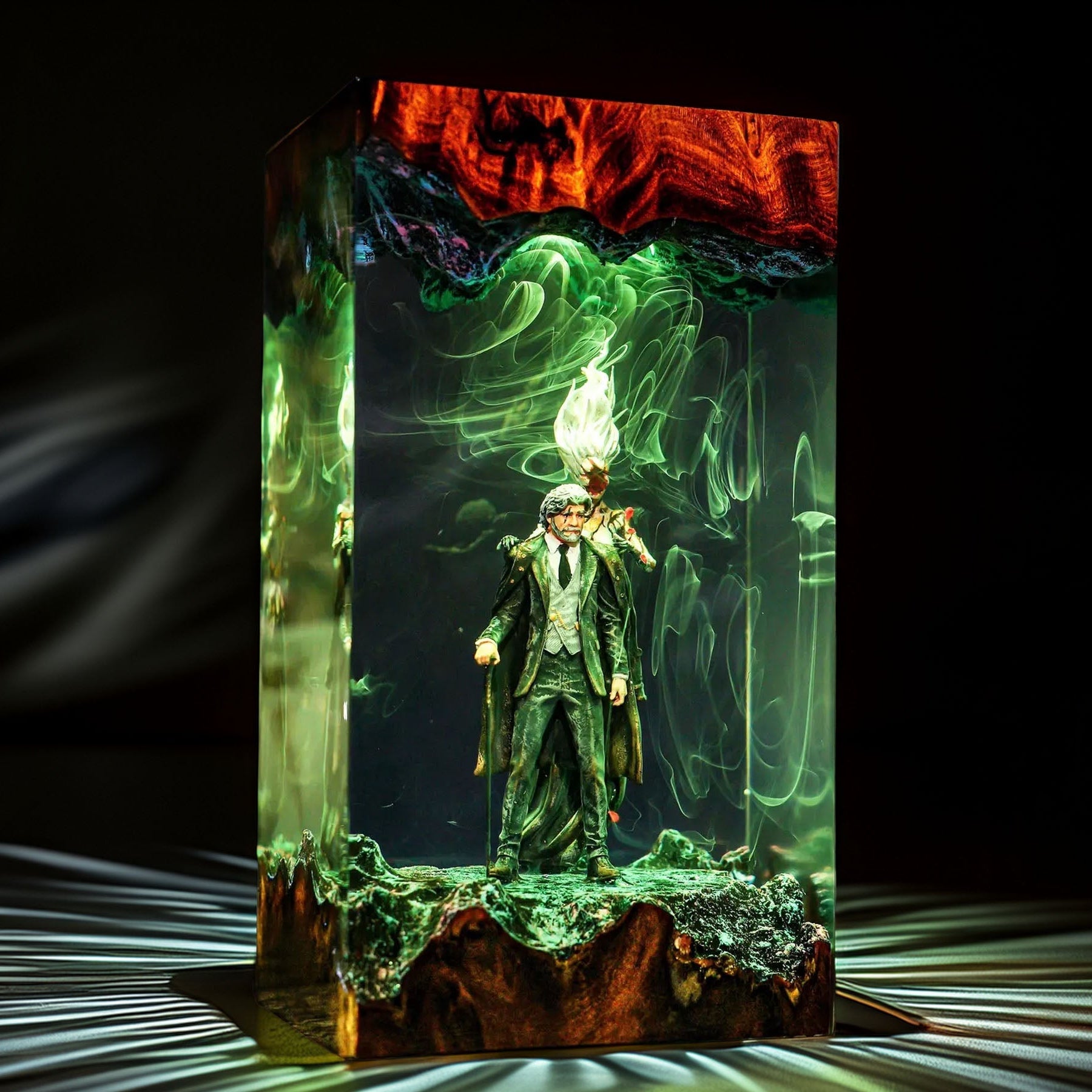 Aged Painter Patriarch Resin Lamp