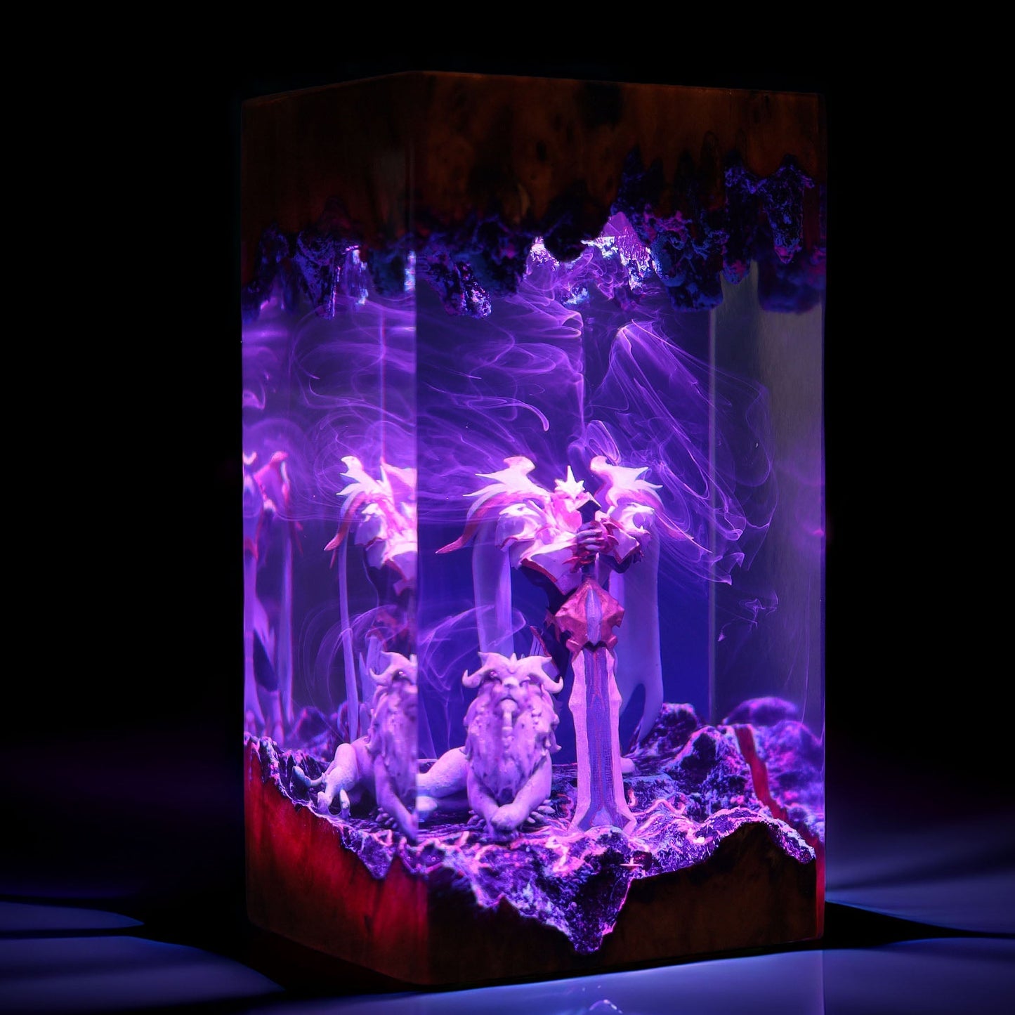 Crown Steel Conqueror Resin Lamp