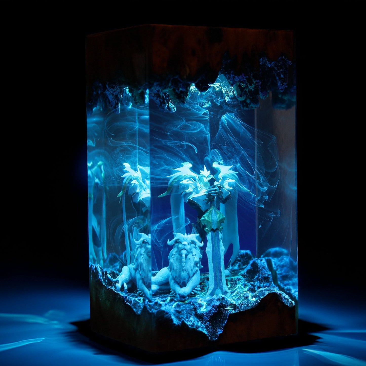 Crown Steel Conqueror Resin Lamp