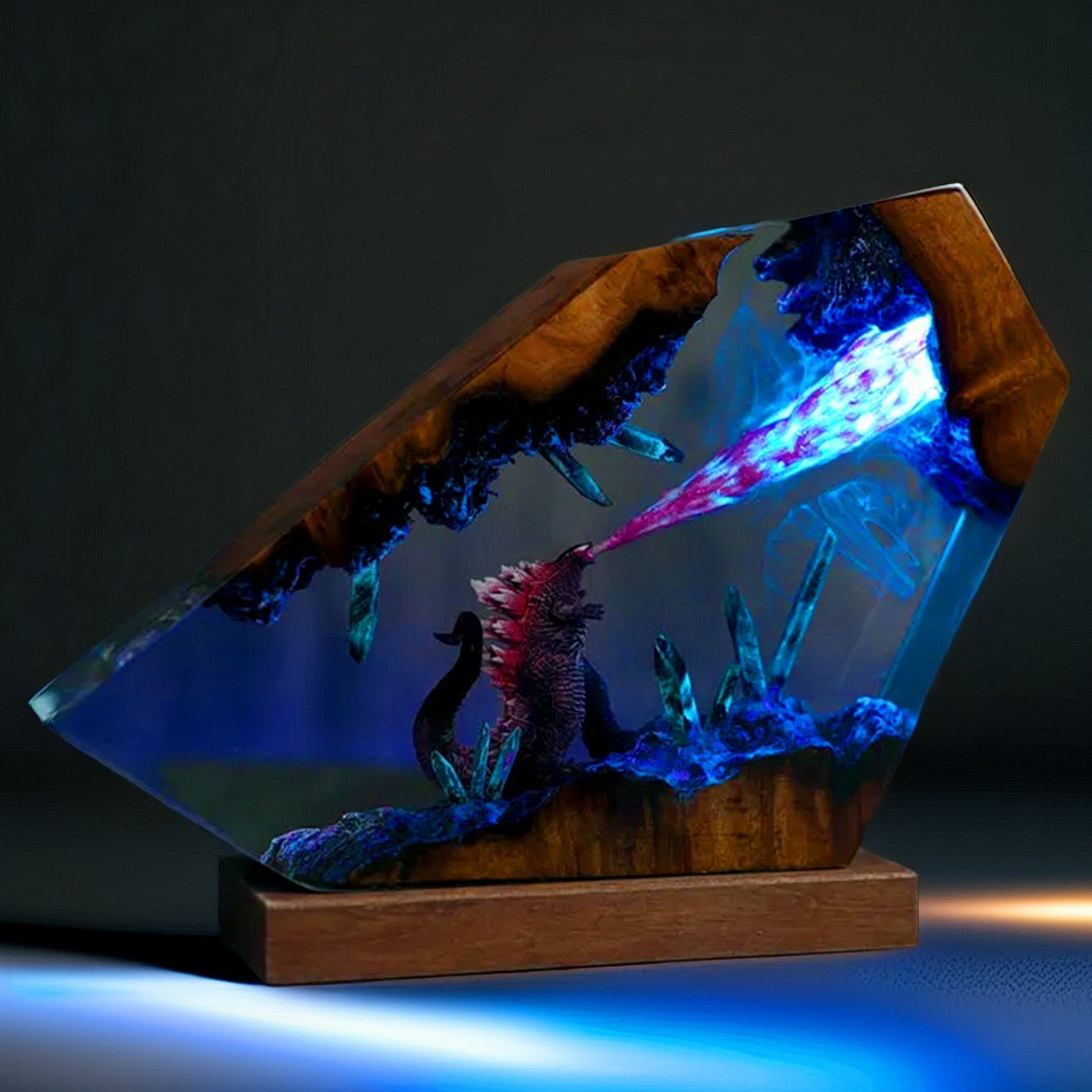 Atomic Titan Resin Lamp