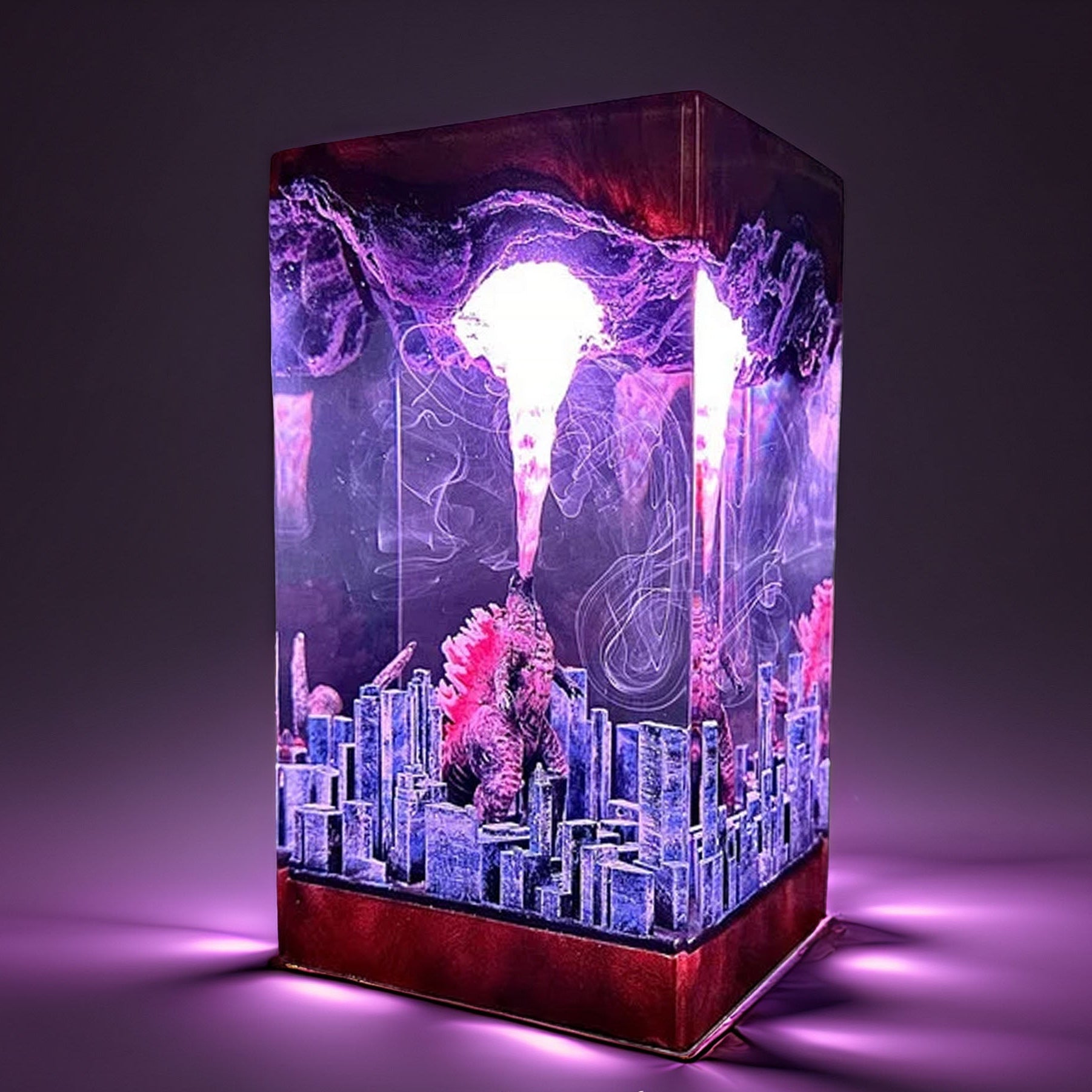 Atomic Titan Breath Resin Lamp