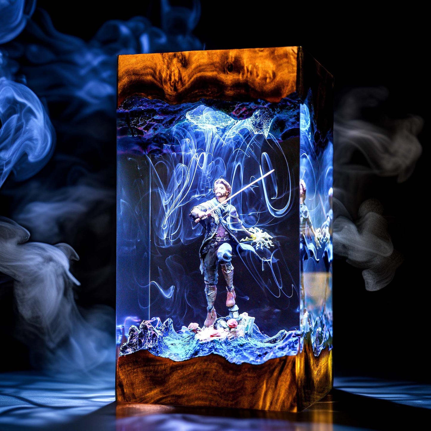 Belle Epoque Adventurer Resin Lamp