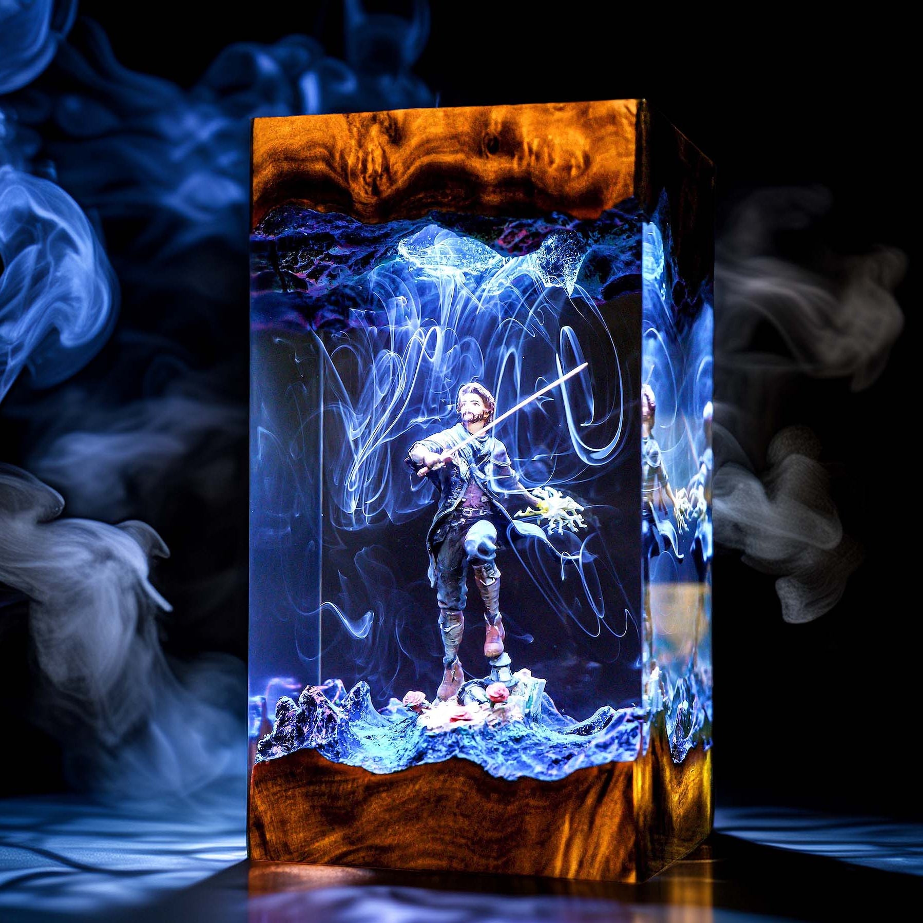 Belle Epoque Adventurer Resin Lamp
