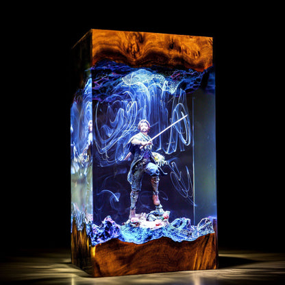 Belle Epoque Adventurer Resin Lamp