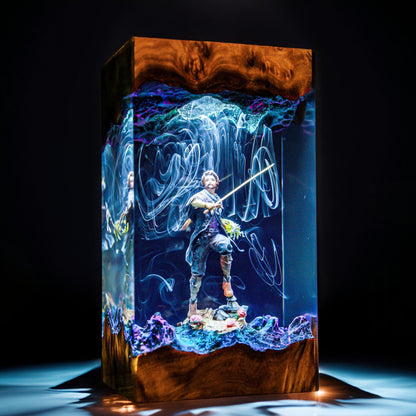 Belle Epoque Adventurer Resin Lamp