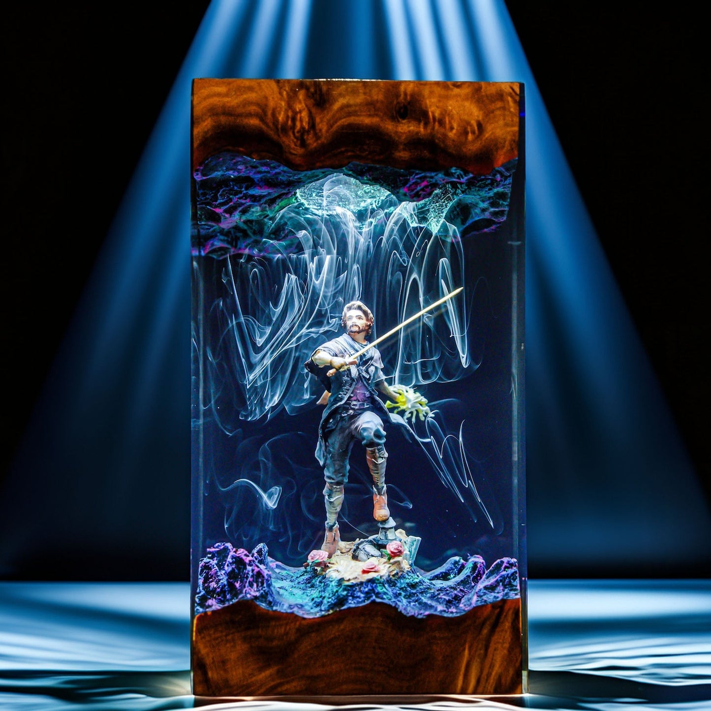 Belle Epoque Adventurer Resin Lamp