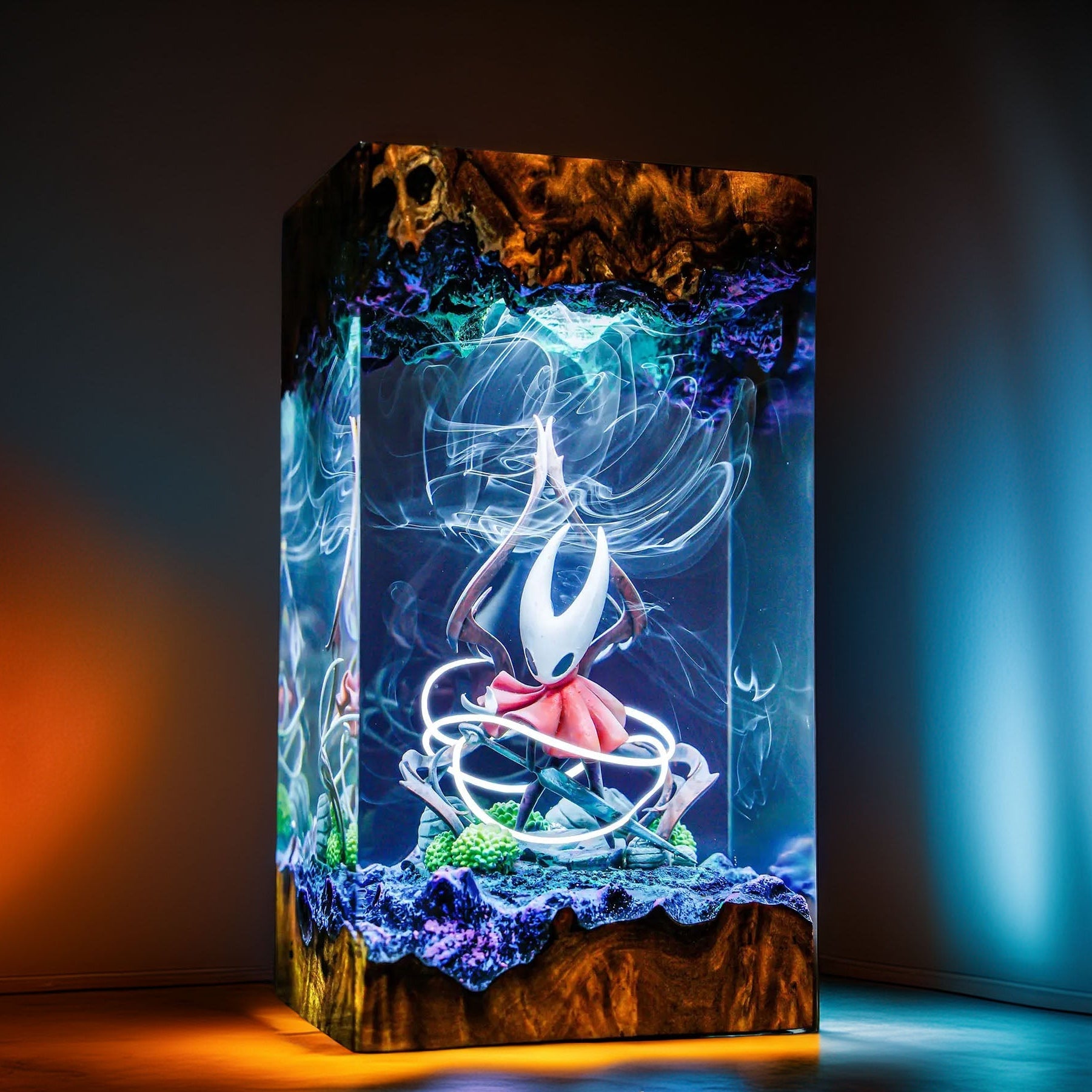 Crimson Needle Warrior Resin Lamp V2