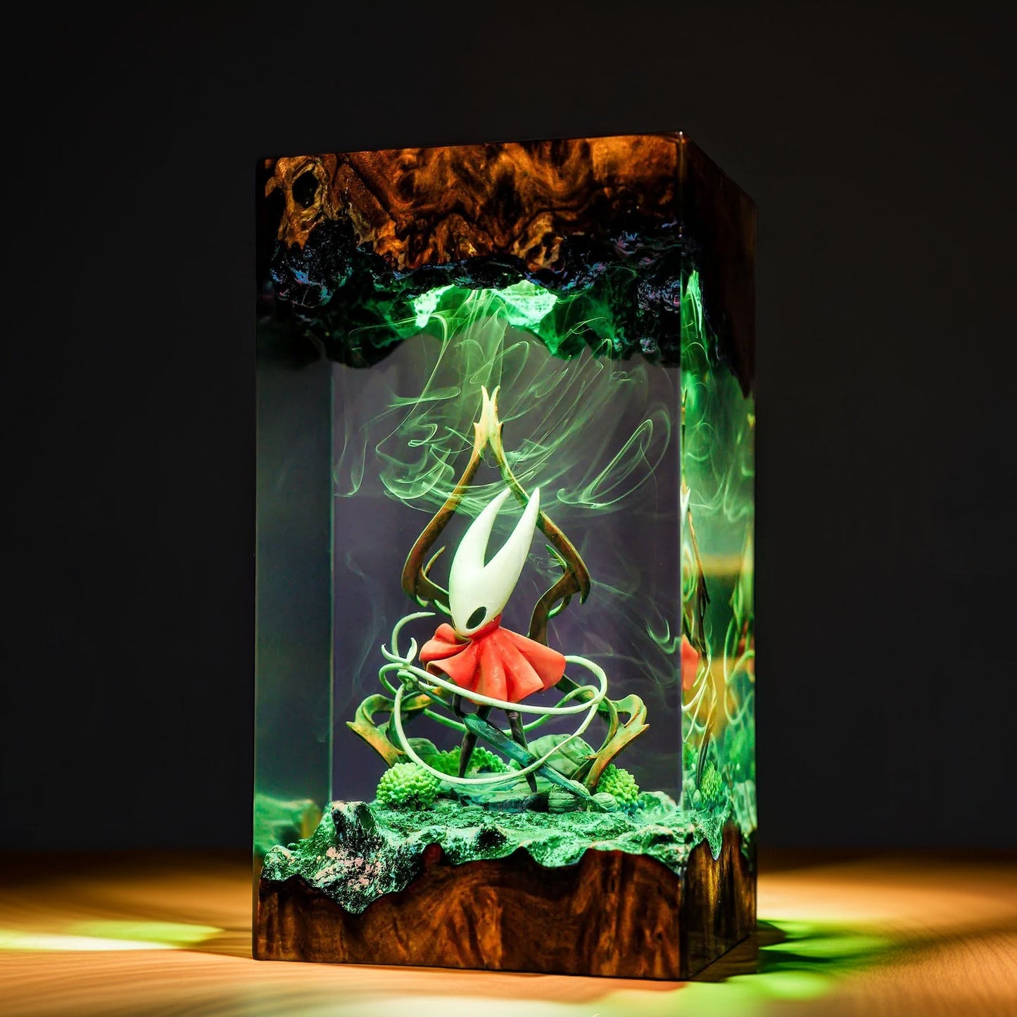 Crimson Needle Warrior Resin Lamp V2
