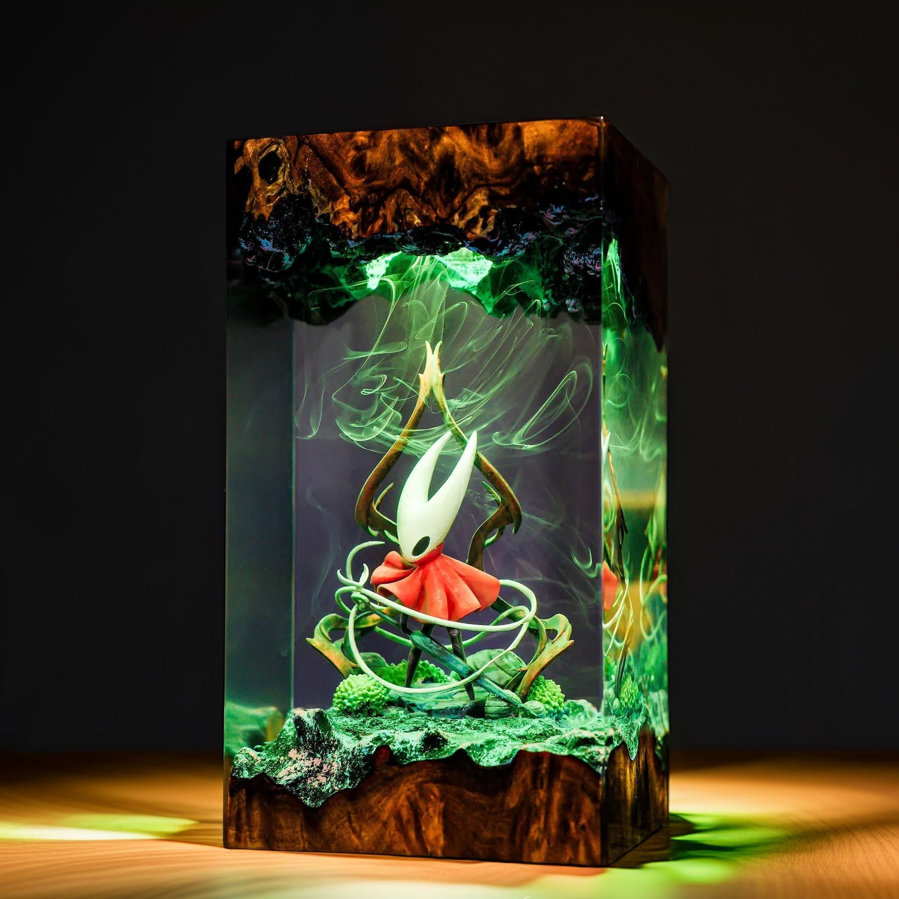 Crimson Needle Warrior Resin Lamp V2