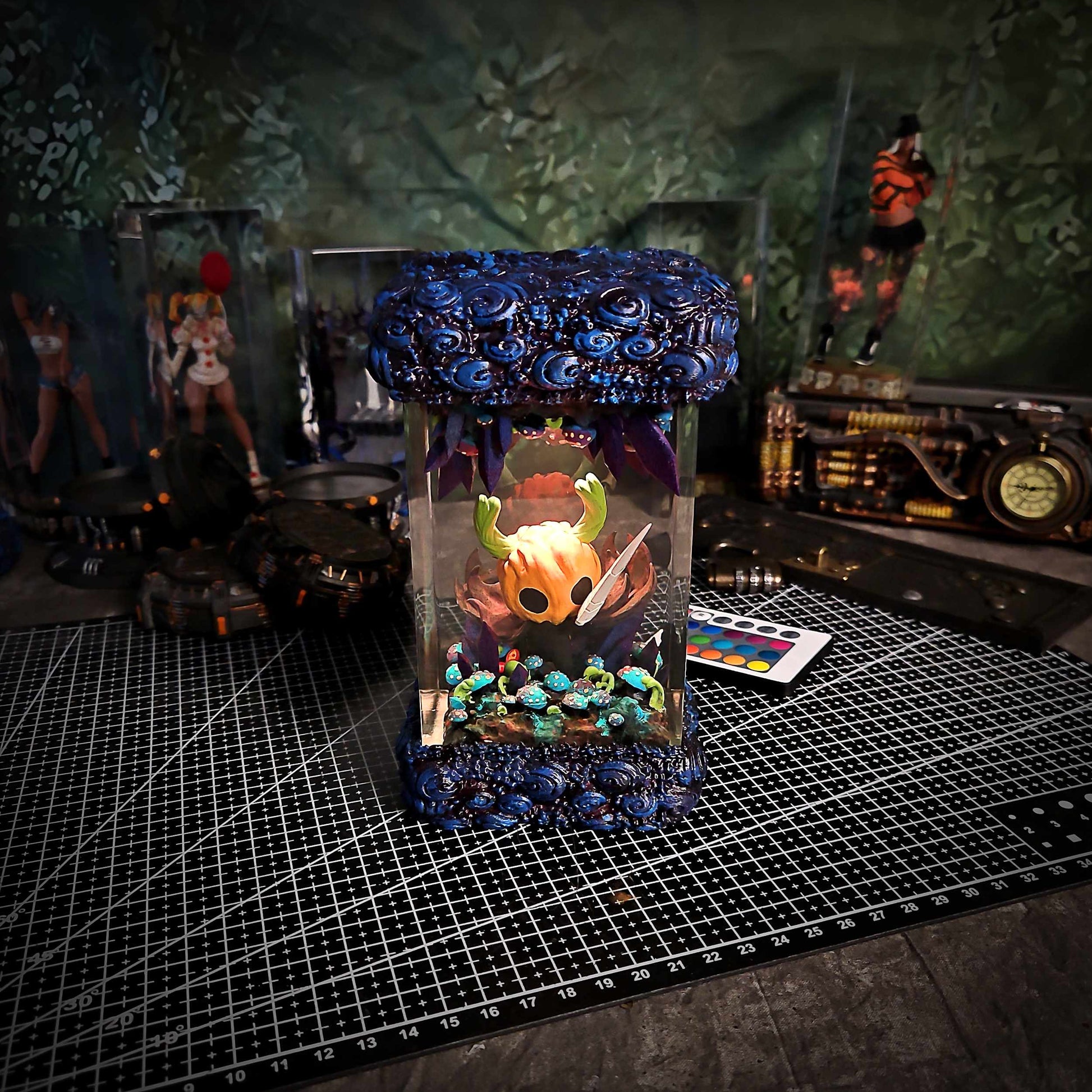 Spectral Bug Pilgrim Halloween Resin Lamp