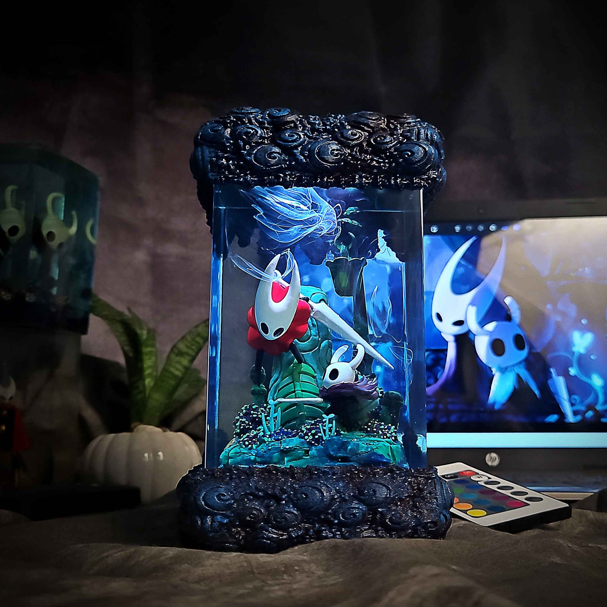 Crimson Needle Warrior And Pale Vessel Wanderer Resin Lamp