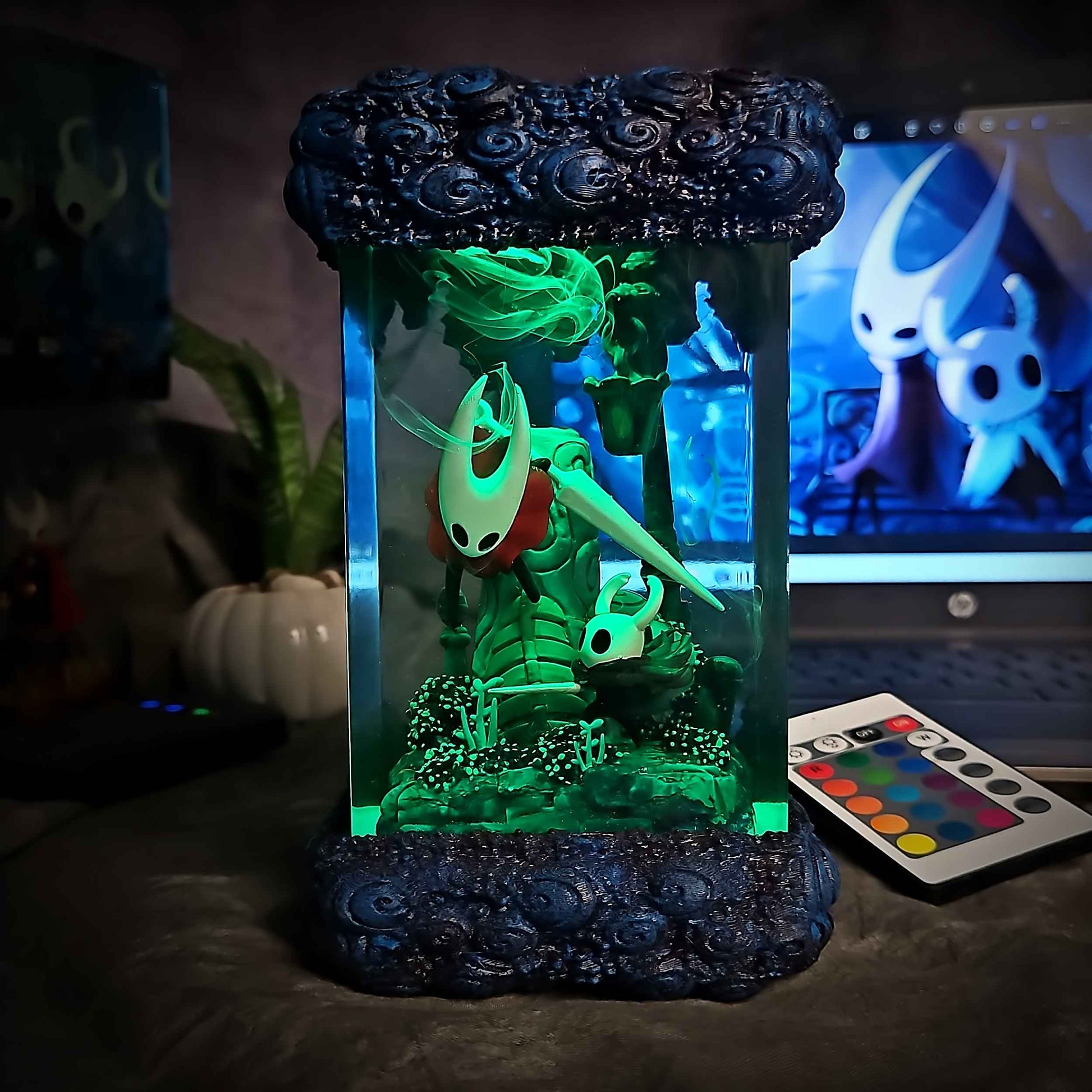 Crimson Needle Warrior And Pale Vessel Wanderer Resin Lamp