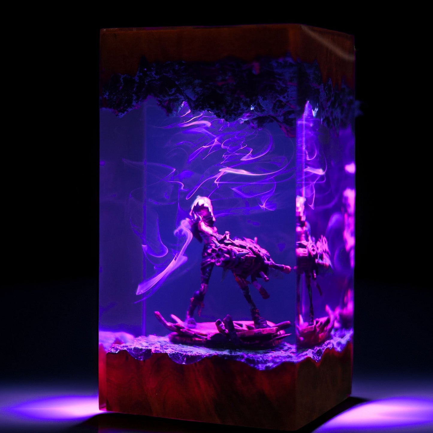 Pigtailed Misfit Outlaw Resin Lamp 02