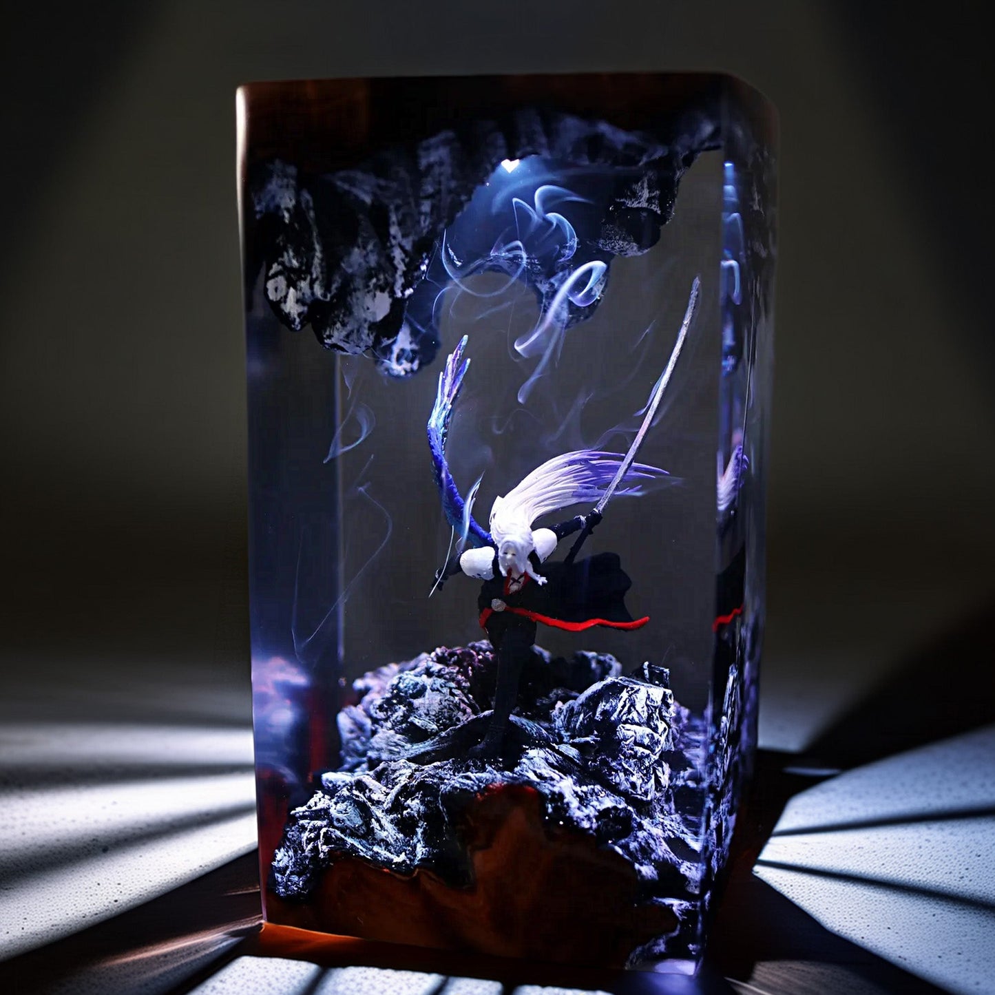 Silver-Haired Swordsman Resin Lamp