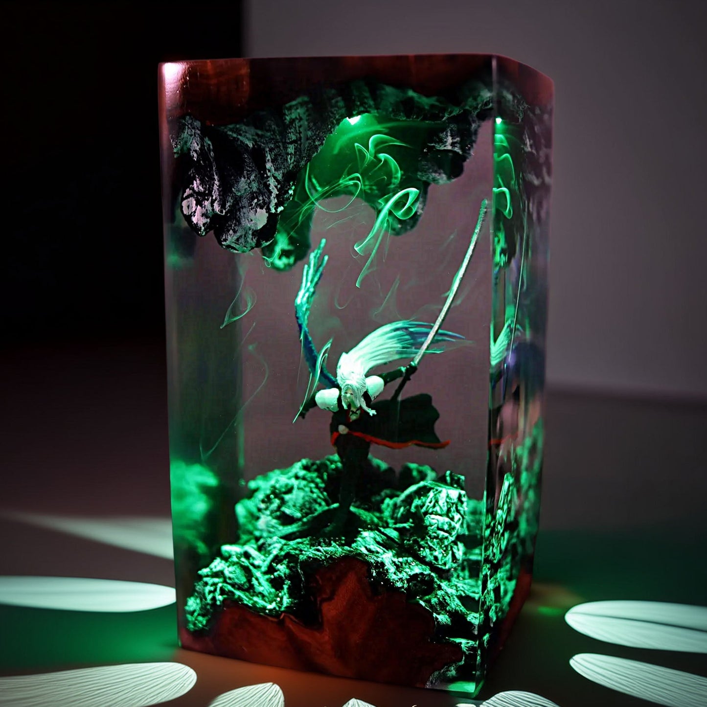 Silver-Haired Swordsman Resin Lamp