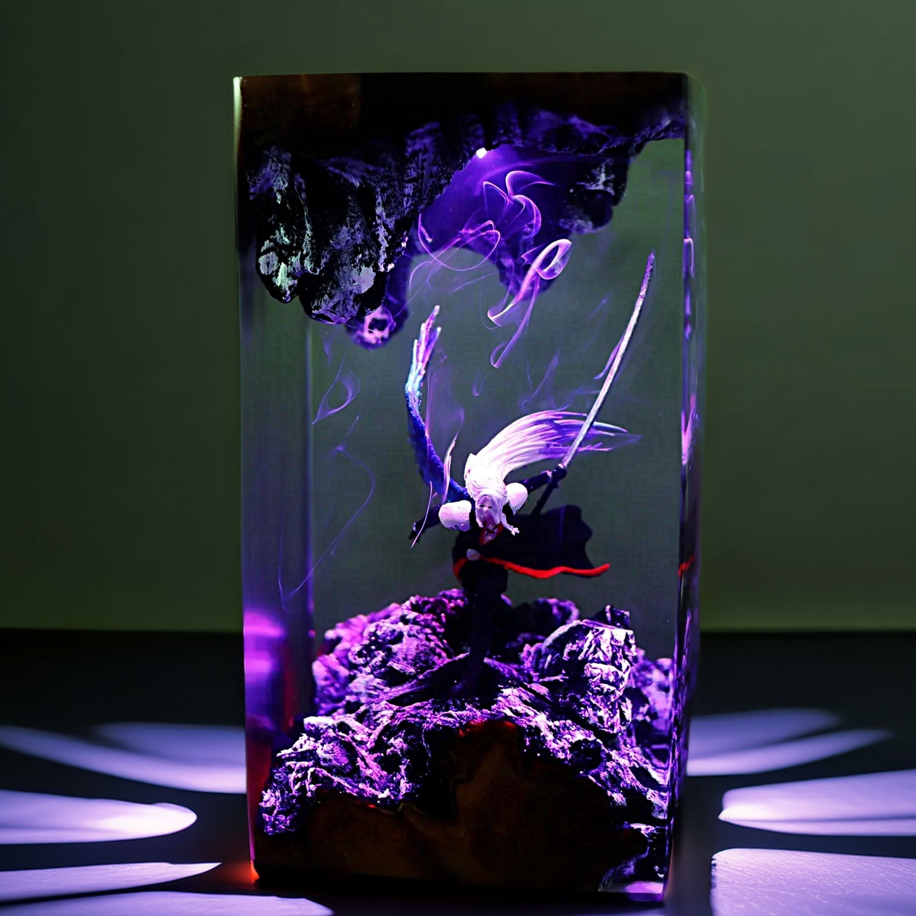 Silver-Haired Swordsman Resin Lamp