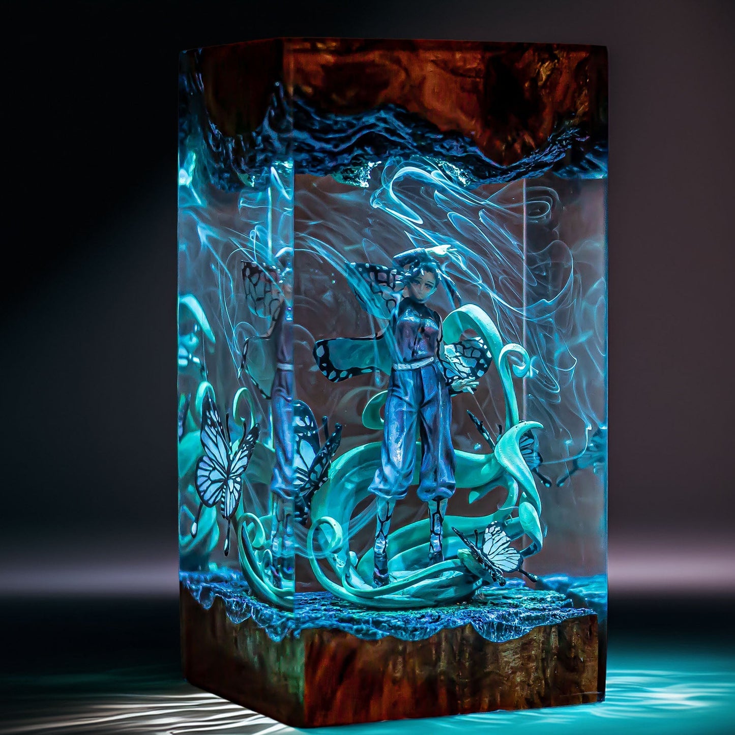 Insect Pillar Butterfly Resin Lamp 1 V2
