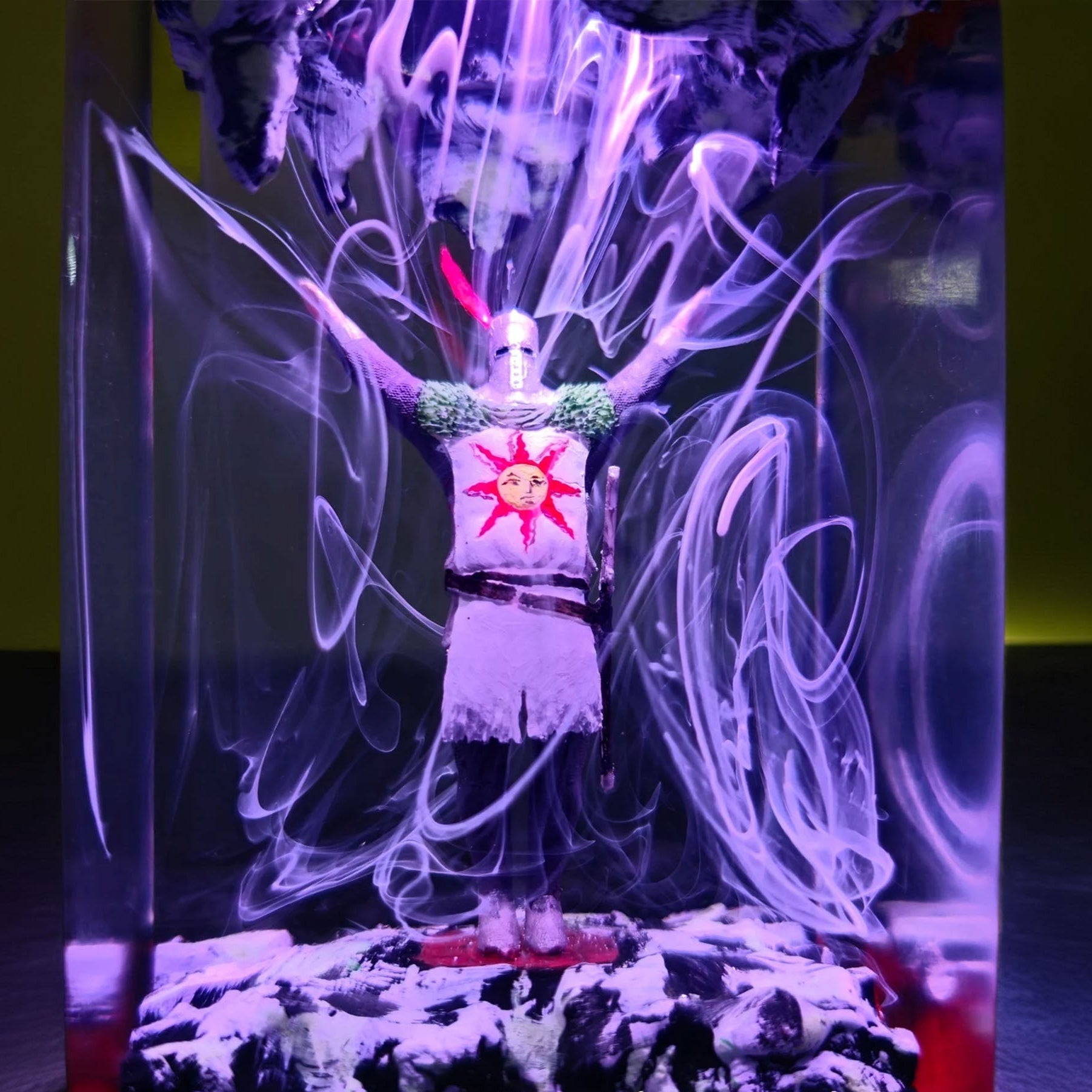 Sun Praising Knight Resin Lamp