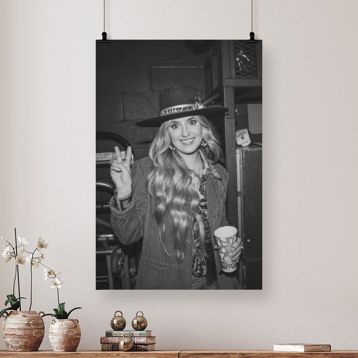 Lainey Wilson Singer Art Retro Picture Print Canvas Poster Wall Paint Art Posters Decor Modern Home Artworks Size 24''x36''