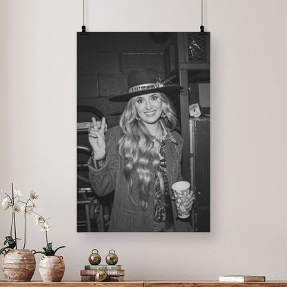 Lainey Wilson Singer Art Retro Picture Print Canvas Poster Wall Paint Art Posters Decor Modern Home Artworks Size 24''x36''