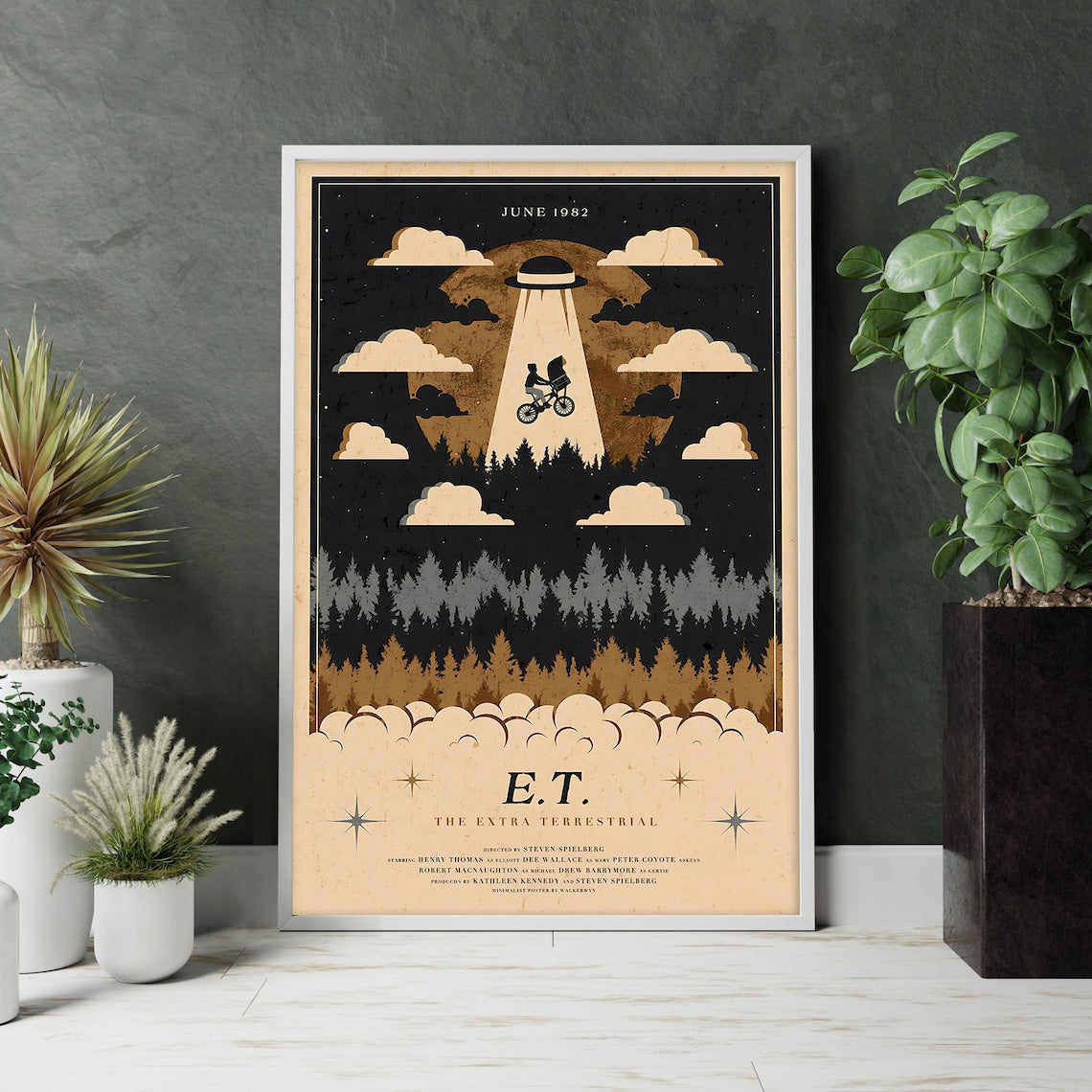 E.T. The Extra-Terrestrial Movie Poster Unframed V1 Size 24''x36''