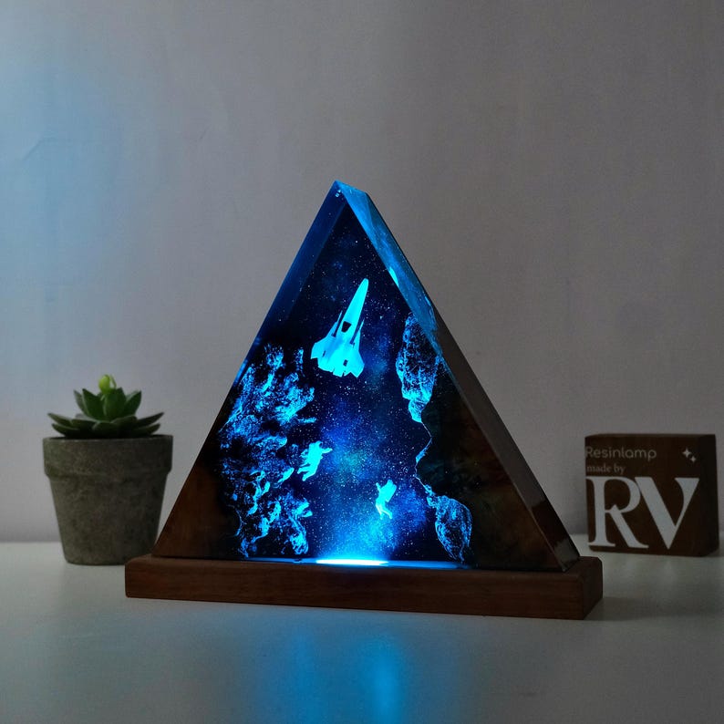 Handmade Galaxy Resin Lamp: Astronaut & Rocket Night Light