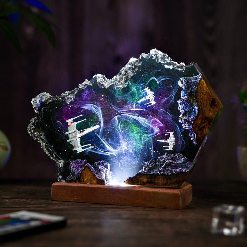 Diorama Space Lamp: Handmade Epoxy Resin Astronaut Night Light