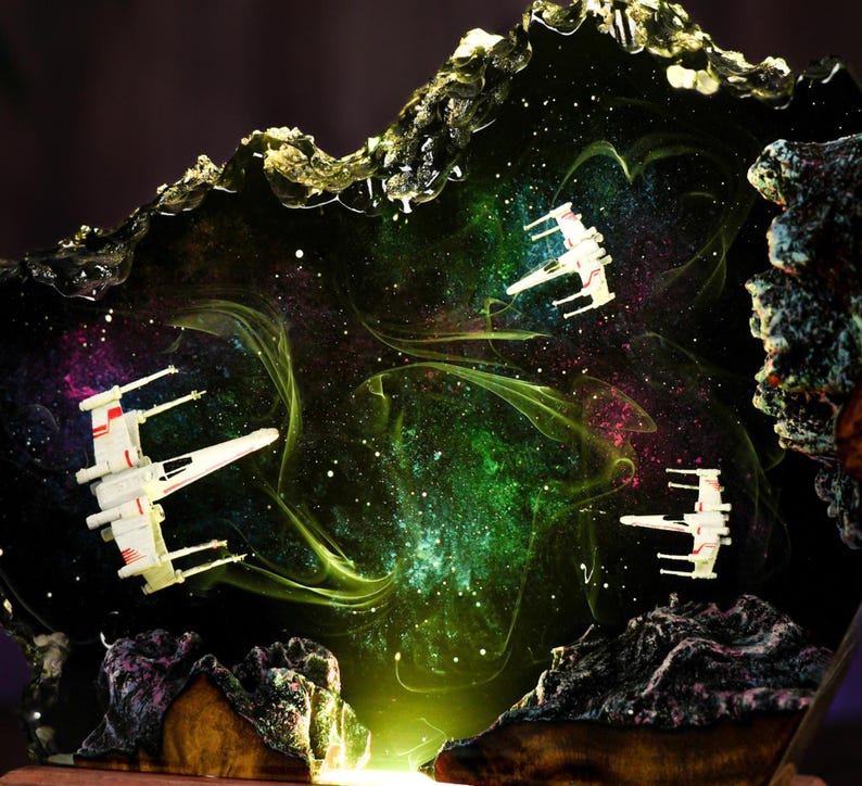 Diorama Space Lamp: Handmade Epoxy Resin Astronaut Night Light