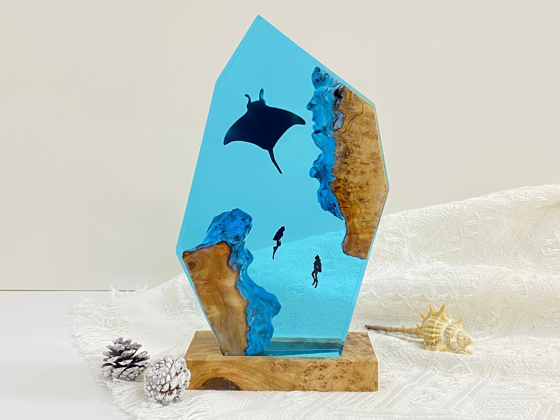 Handmade Manta Ray Diver Resin Lamp, Unique Ocean Decor, Personalized Gift, Best Friend Gift, Unique Decor, Halloween Gift, Christmas Gift