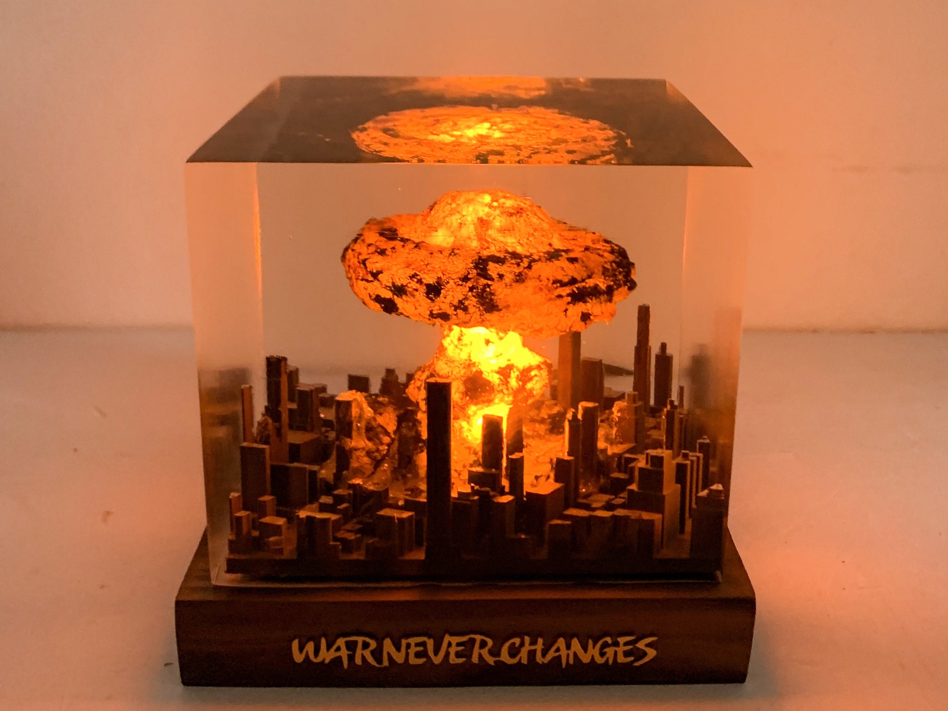 Explosion Resin diorama- nuke bomb fallout 4, Atomic bomb diorama, Storm Cloud Lamp, Nuclear Bomb Explosion Resin Lamp, Fallout Inspired