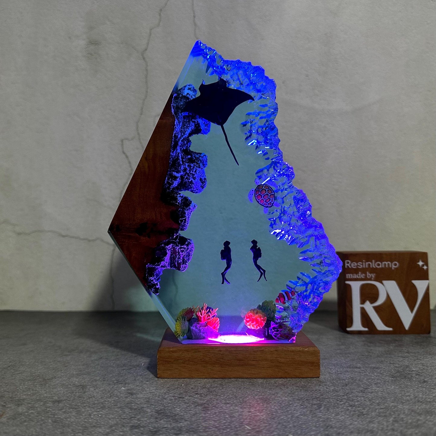 Epoxy Resin Ocean Lamp, Manta Ray & Diver Diorama Night Light , Unique Christmas, Gift for him, desk lamp, ocean gift