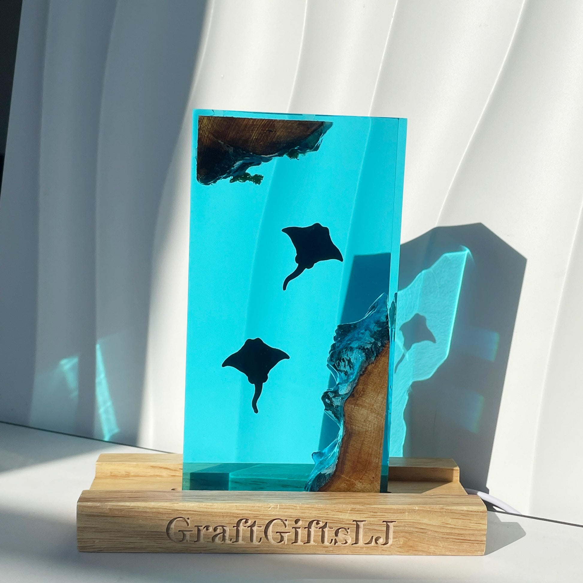 Manta Ray Resin Lamp, Ocean Artwork, Personalized Decor, Halloween Gifts, Christmas Gifts, Best Friend Gifts