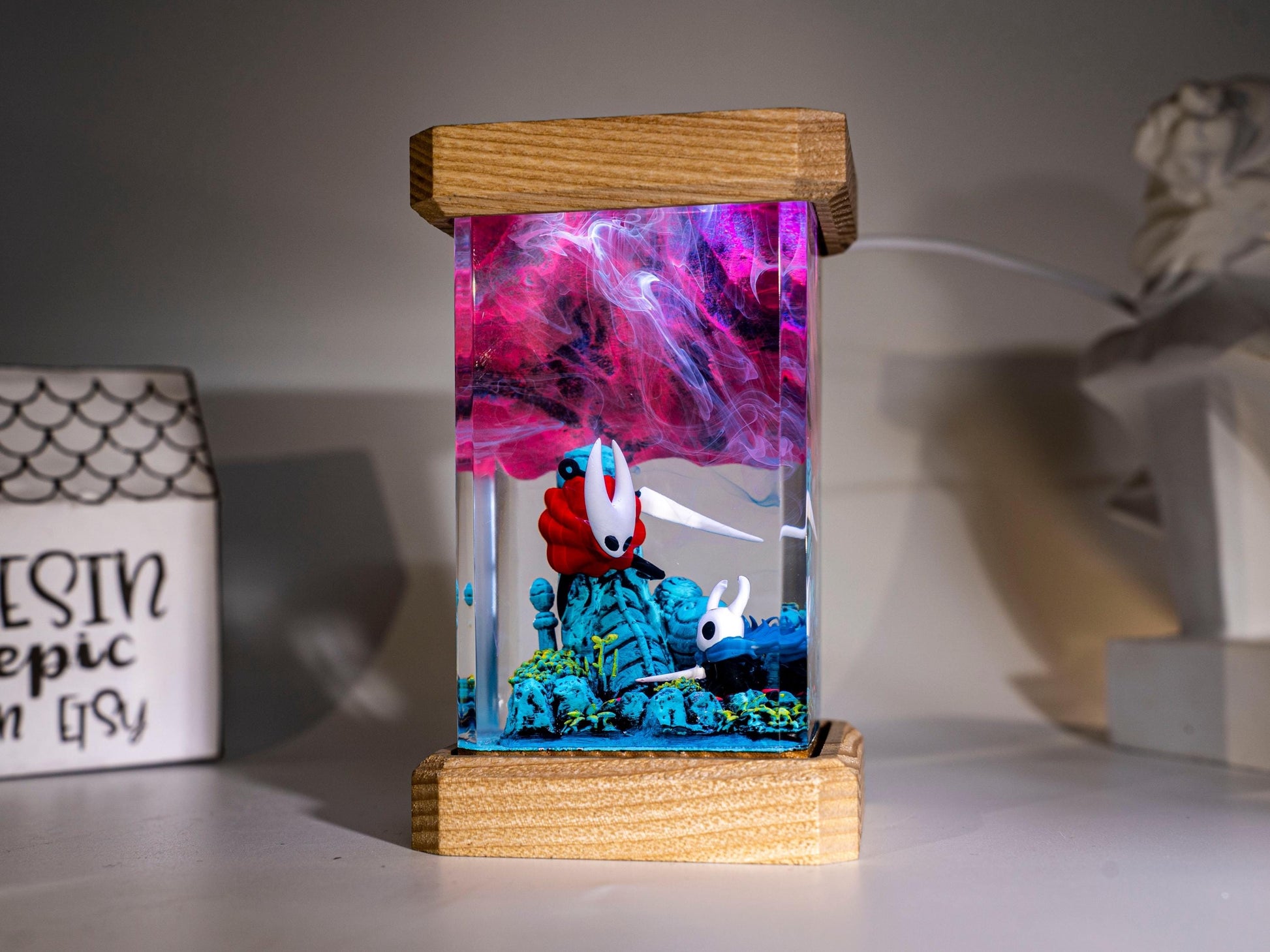Journey of Hor.net vs K.night resin lamp, Hollow Knight Resin Lamp, Hornet and Knight Light, Hollow Silk & song Figure, Handmade Epoxy Lamp