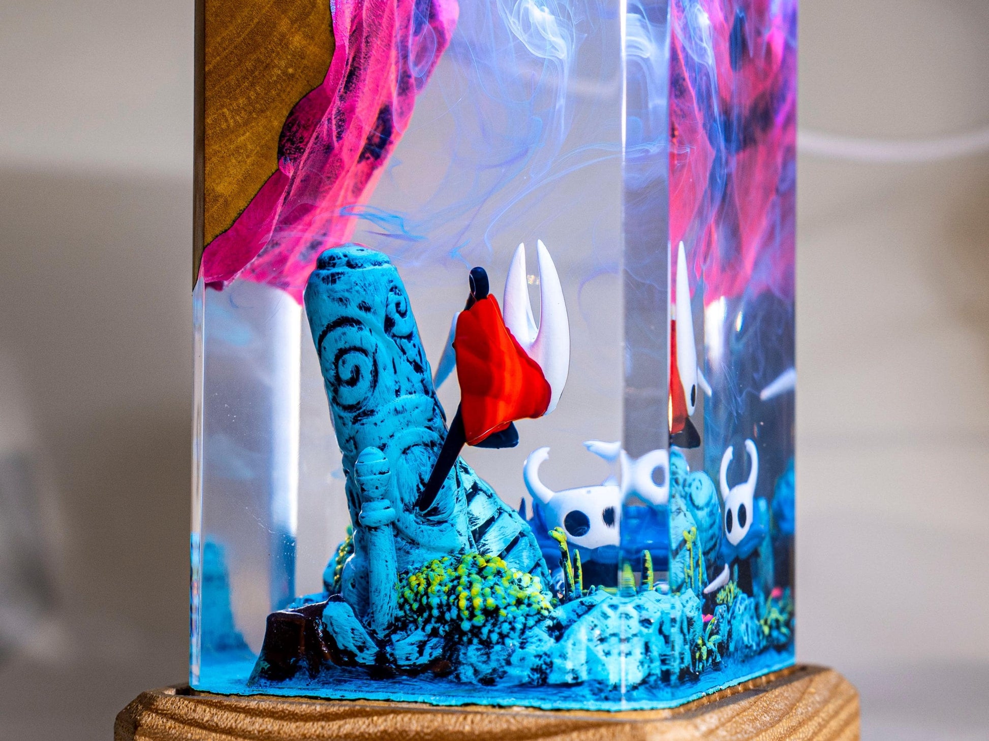 Journey of Hor.net vs K.night resin lamp, Hollow Knight Resin Lamp, Hornet and Knight Light, Hollow Silk & song Figure, Handmade Epoxy Lamp