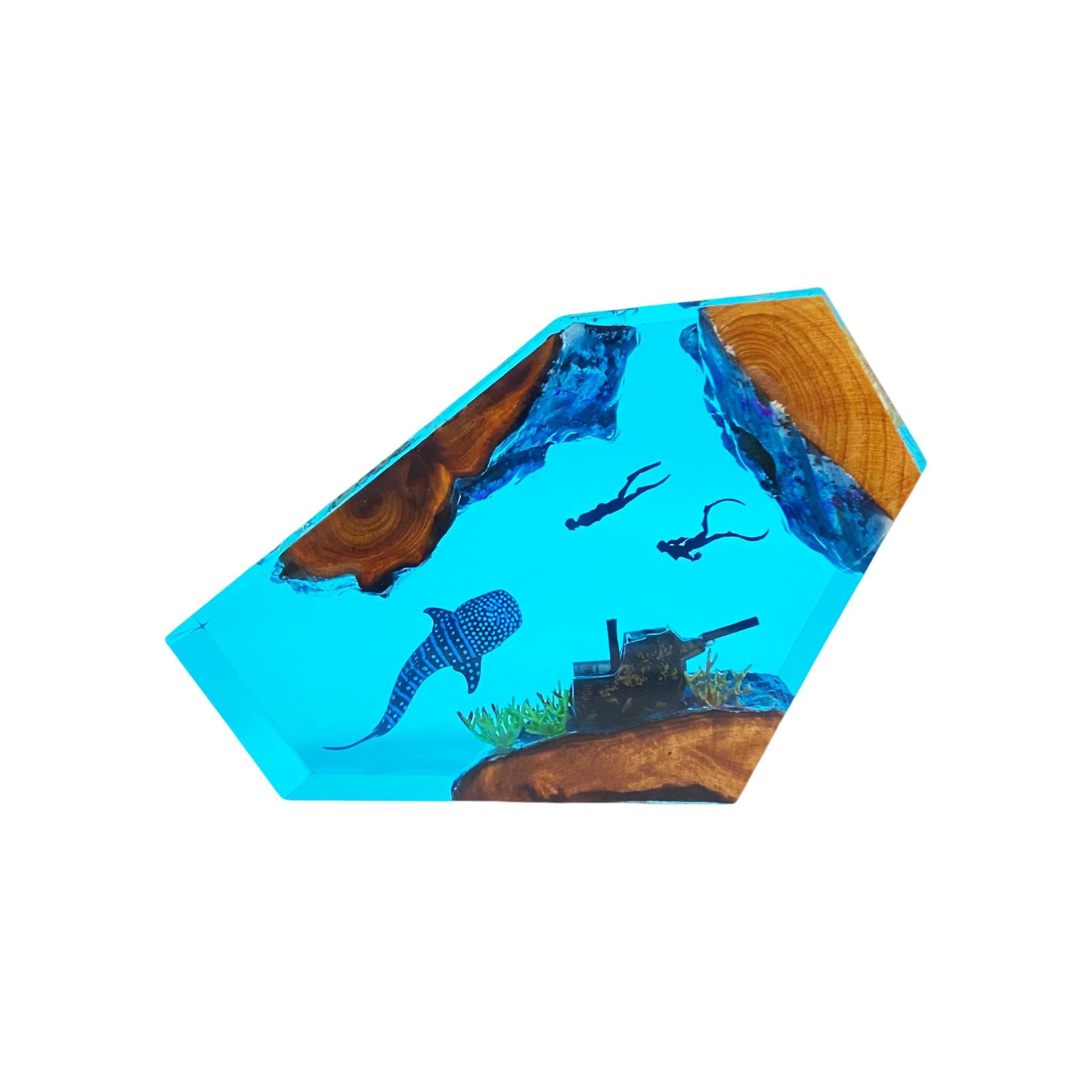 Whale Shark Resin Night Light, Ocean Lover Gift, Living Room Decoration, Mother's Day Gift, Shipwreck, Christmas Gift, Best Friend Gift